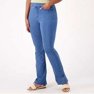 Isaac Mizrahi Live Divine Denim Regular Pull on Bootcut Denim Jean 10T